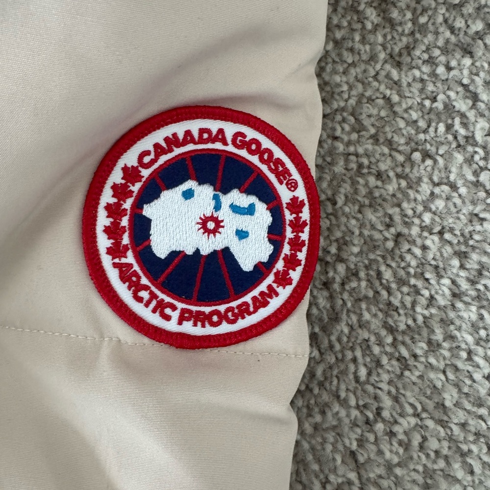 Canada Goose Women's Beige Hooded Puffer Jacket - Picture 2 of 8